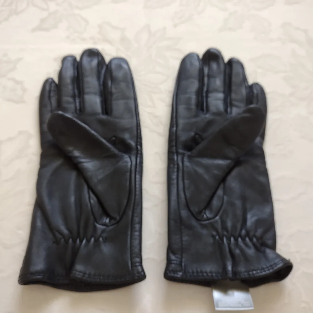 Black leather gloves